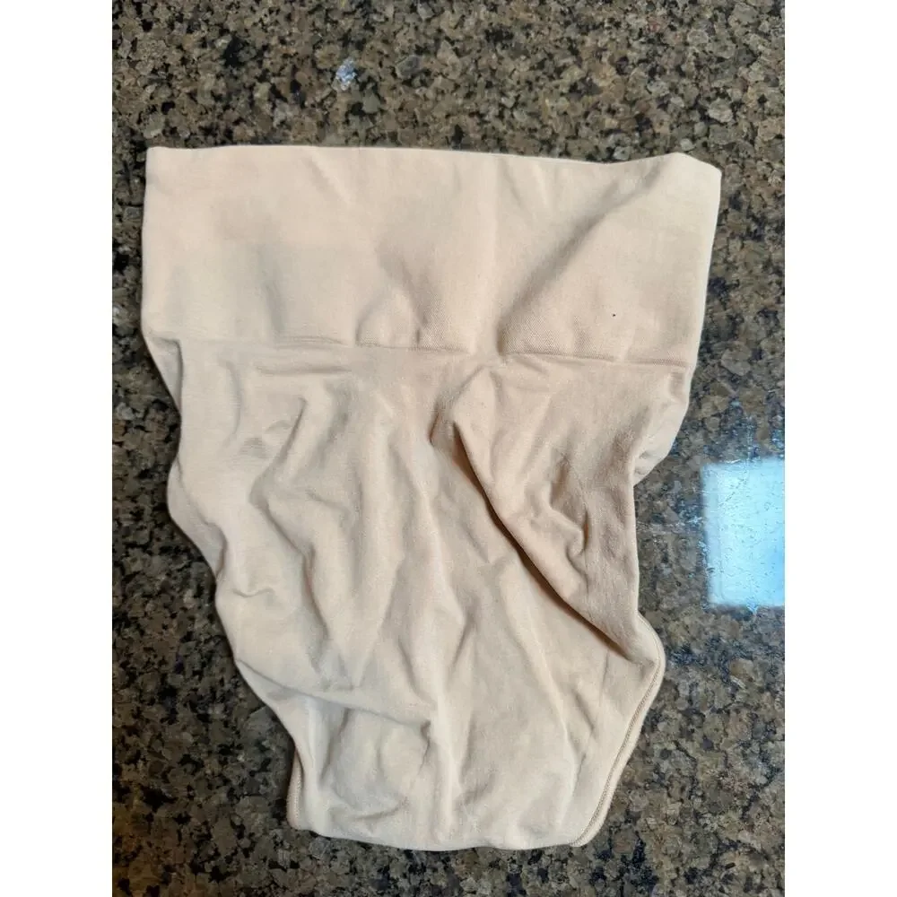 SKIMS Seamless Sculpt Mid Waist Brief XXS/XS Sand